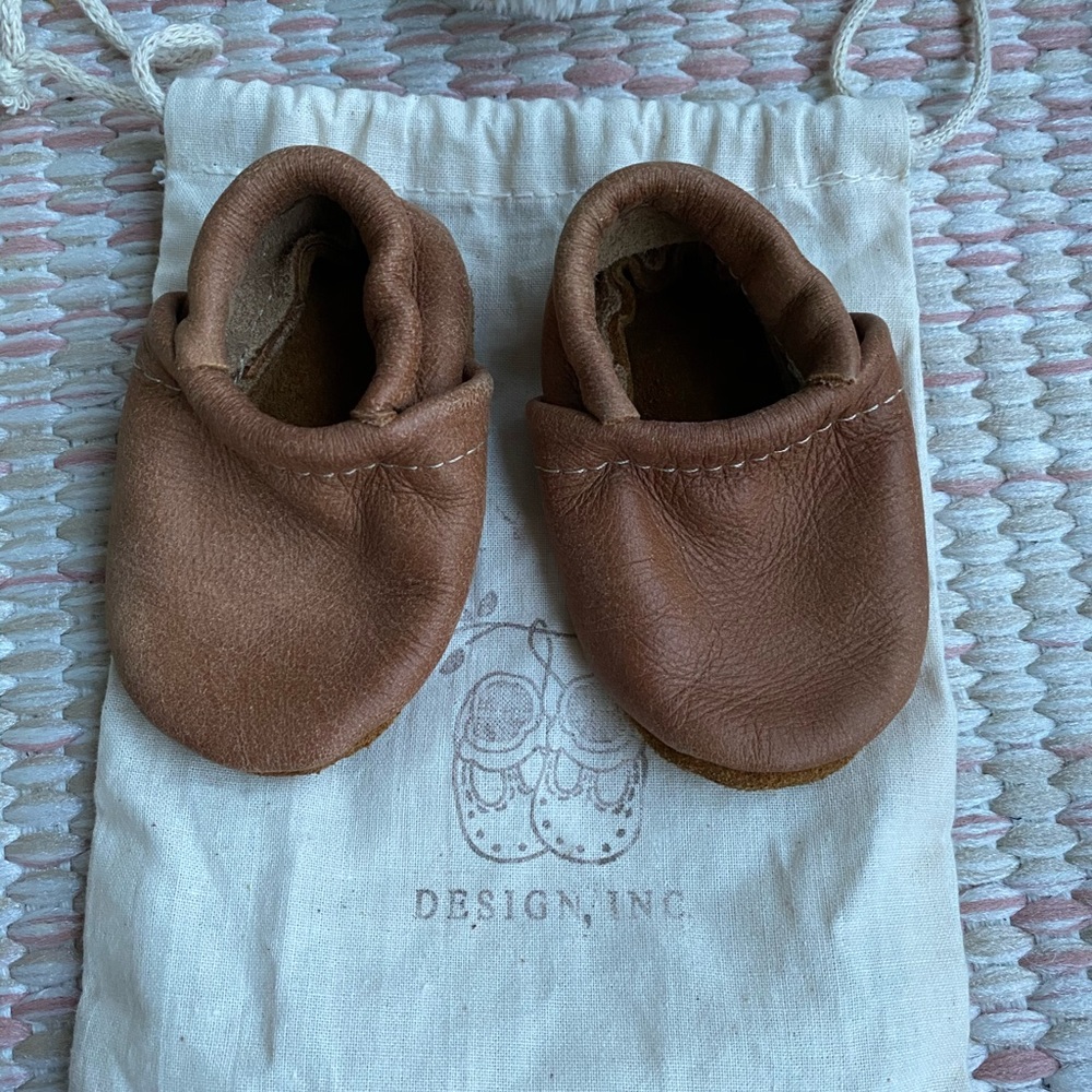 Infant leather baby shoes